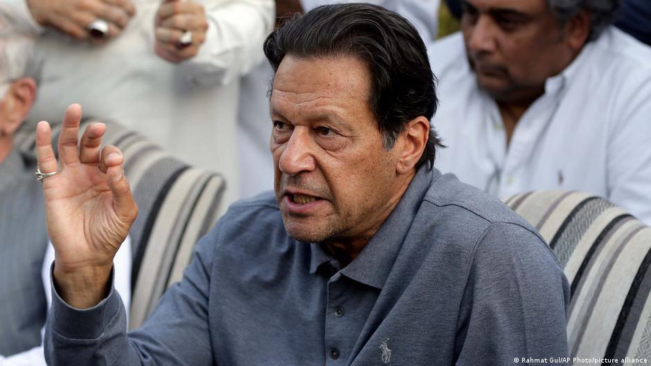 Pakistans ehemaliger Premierminister Imran Khan, im April 2022 durch ein Misstrauensvotum gestürzt (Foto: AP Photo/picture-alliance)