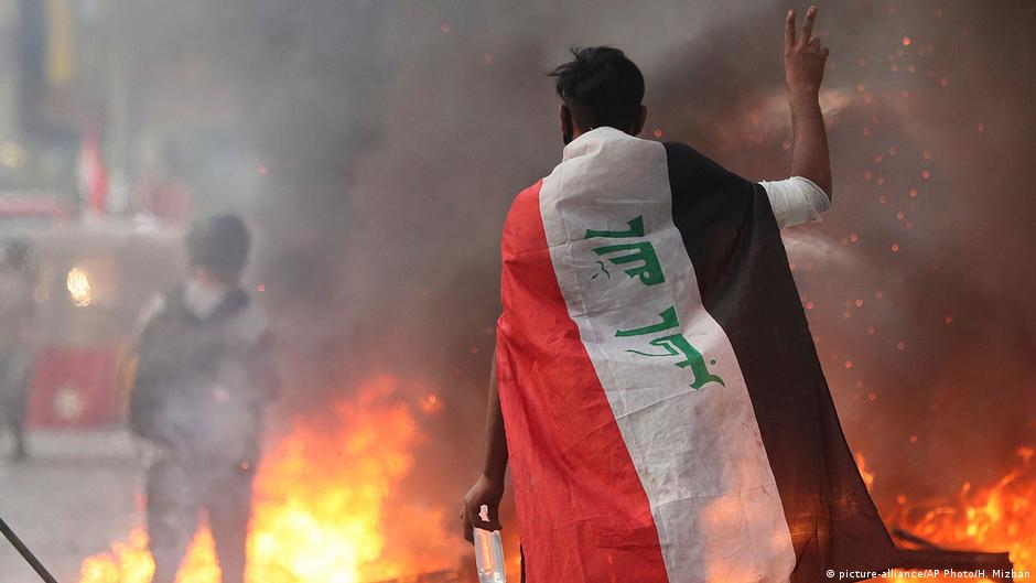 Protests in 2019 for a non-denominational Iraq (photo: picture-alliance/dpa/AP/H.Mizban)