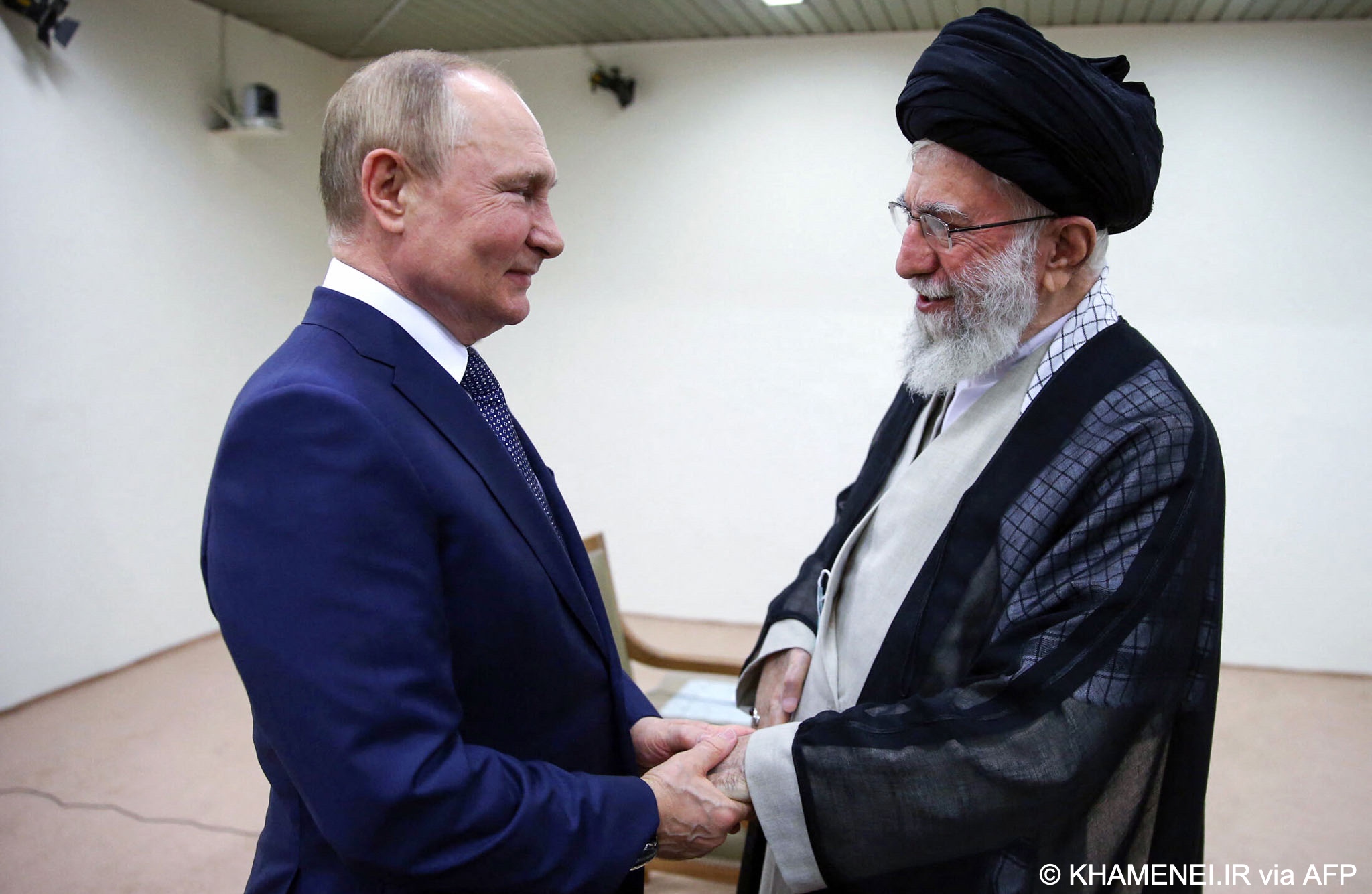 Working together against Western sanctions, not being rivals on the world oil market and shaping long-term military cooperation: this is how Russia envisions their joint strategy, and Iran's most powerful man, Ayatollah Ali Khamenei, is in agreement.