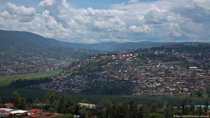 Ruandas Hauptstadt Kigali; Foto: Ben Curtis/AP/Picture-alliance