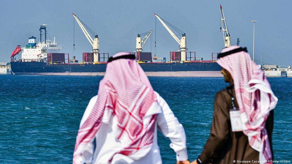 المملكة العربية السعودية - ناقلة نفط في ميناء رأس الخير. 