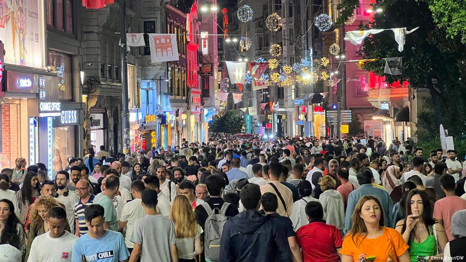 Istiklal Street in Istanbul (photo: Emre Eser/DW)