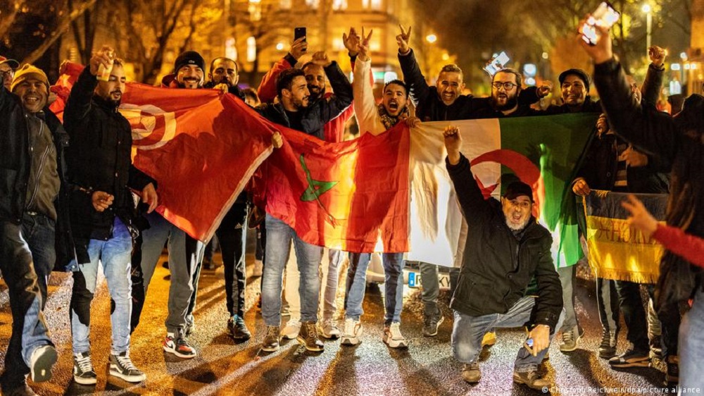 السعادة تغمر الشعوب العربية مع بلوغ المغرب دور الثمانية في كأس العالم بقطر.