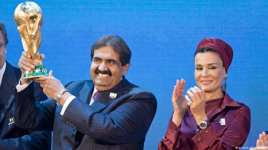 Scheich Hamed Bin Khalifa al Thani bis 2013 der Emir von Katar mit seiner Ehefrau Scheikha Mouza Bint Nasser; Foto: picture-alliance/dpa