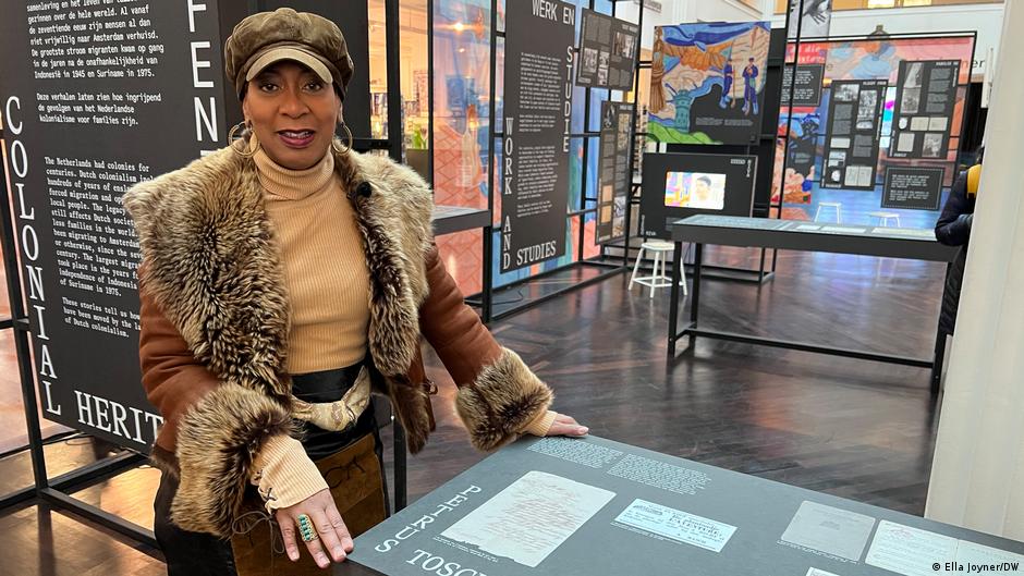 Jennifer Tosch stands in front of an exhibit featuring her ancestor Petrus Tosch at the Amsterdam City Archives (photo: Ella Joyner/DW)