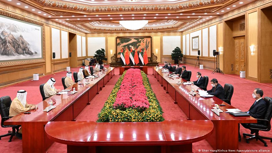 Chinese leader Xi Jinping met with the ruler of Abu Dhabi before the Beijing Winter Olympics in February 2022 (image: Shen Hong/Xinhua News Agency/picture alliance) 