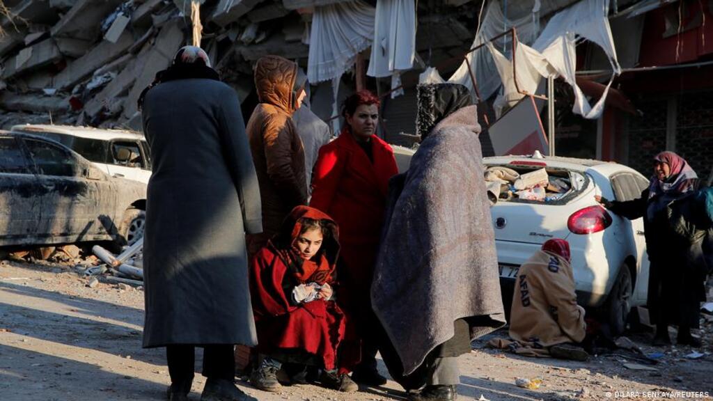 People made homeless in Kahramanmaras, Turkey (image: Dilara Senkay/AP/Reuters)