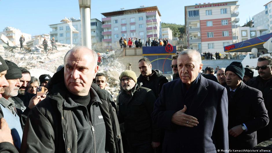 President Recep Tayyip Erdogen visits Kahramanmaras at the quake's epicentre (image: AA/picture-alliance)