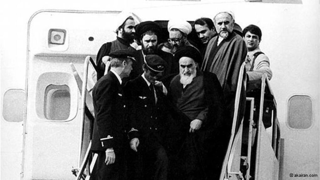 Ayatollah Khomeini returns from exile in Paris in 1979 (image: acairan)
