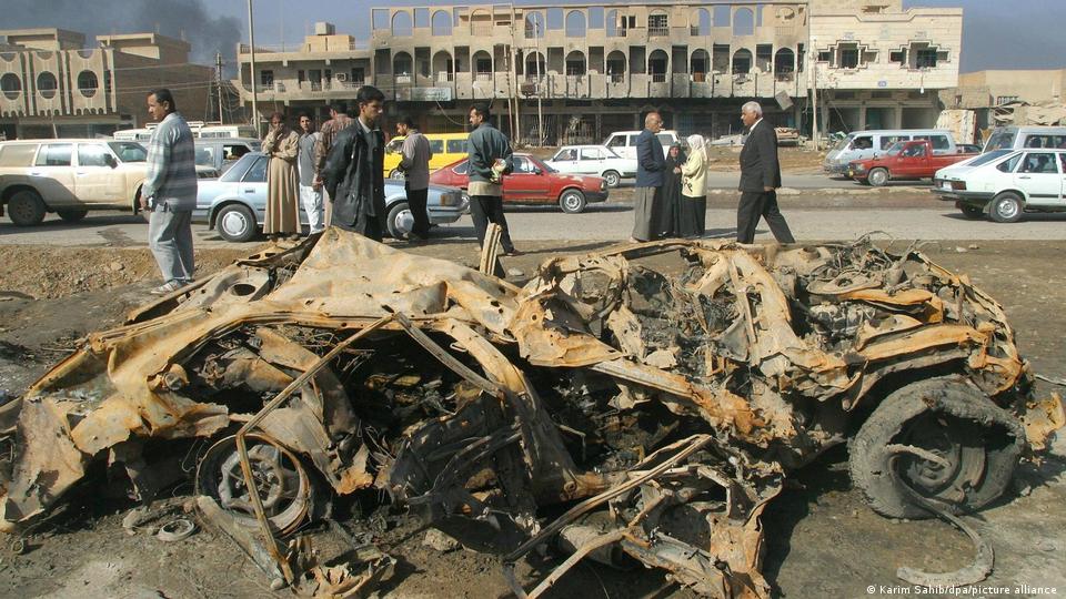 بغداد بعد انفجار سيارة مفخخة – العراق. Bagdad nach der Explosion einer Autobombe; Foto: Karim Sahib/dpa/picture-alliance