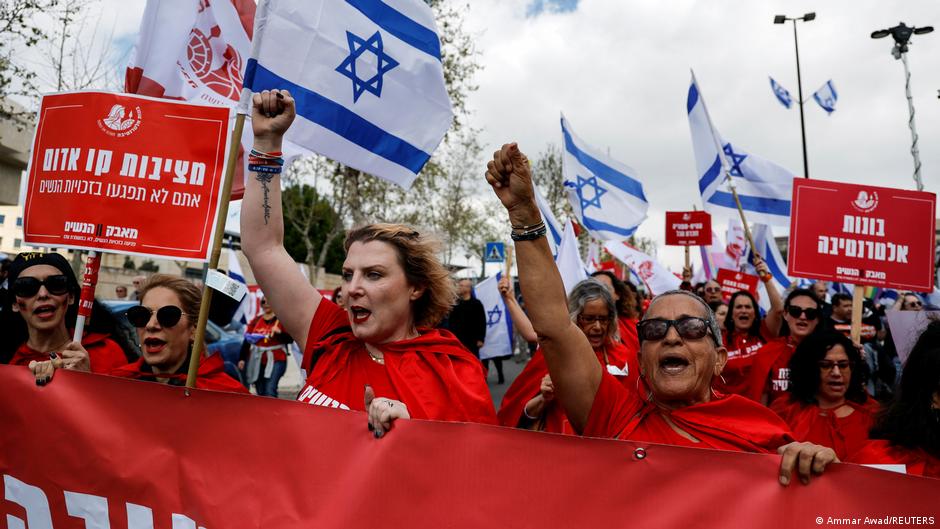 Protesters demonstrate against the planned judicial reform in Israel (image: Ammar Awad/Reuters)