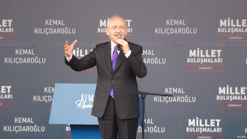 يعتزم كمال كليتشدار أوغلو التفاوض بشأن عودة اللاجئين من تركيا إلى سوريا مع رئيس النظام السوري بشار الأسد. Leading opposition candidate and Erdogan challenger, Kemal Kilicdaroglu (image: DHA)