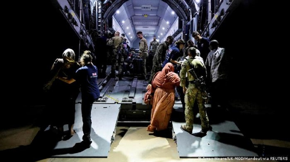 Kämpfe im Sudan: Bundeswehr hat mehr als 700 Menschen ausgeflogen