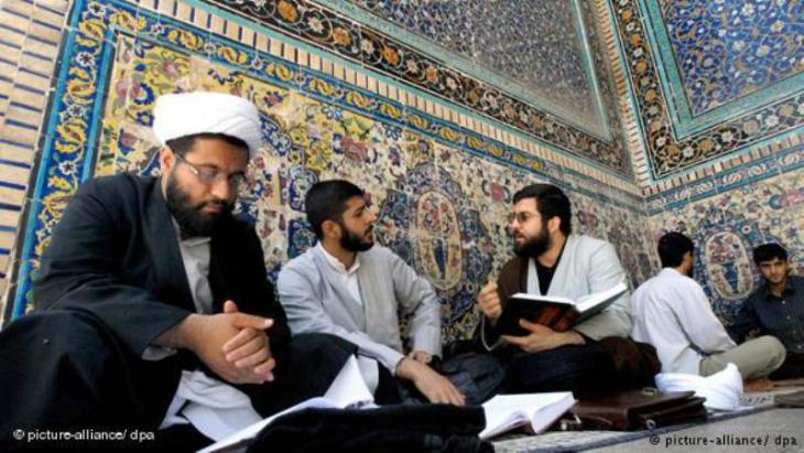 علماء الشيعة في قم - إيران. Schiitische Gelehrte in Qom; Foto: picture-alliance/dpa