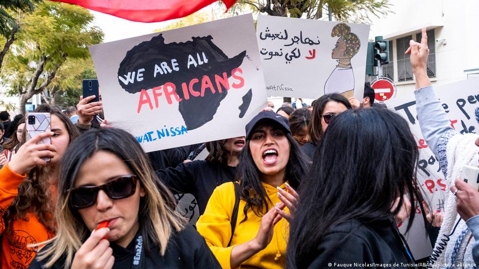 Protest in Tunis gegen Rassismus; Foto: Fauque Nicolas/Images de Tunis/ABACA/picture-allianceie/
