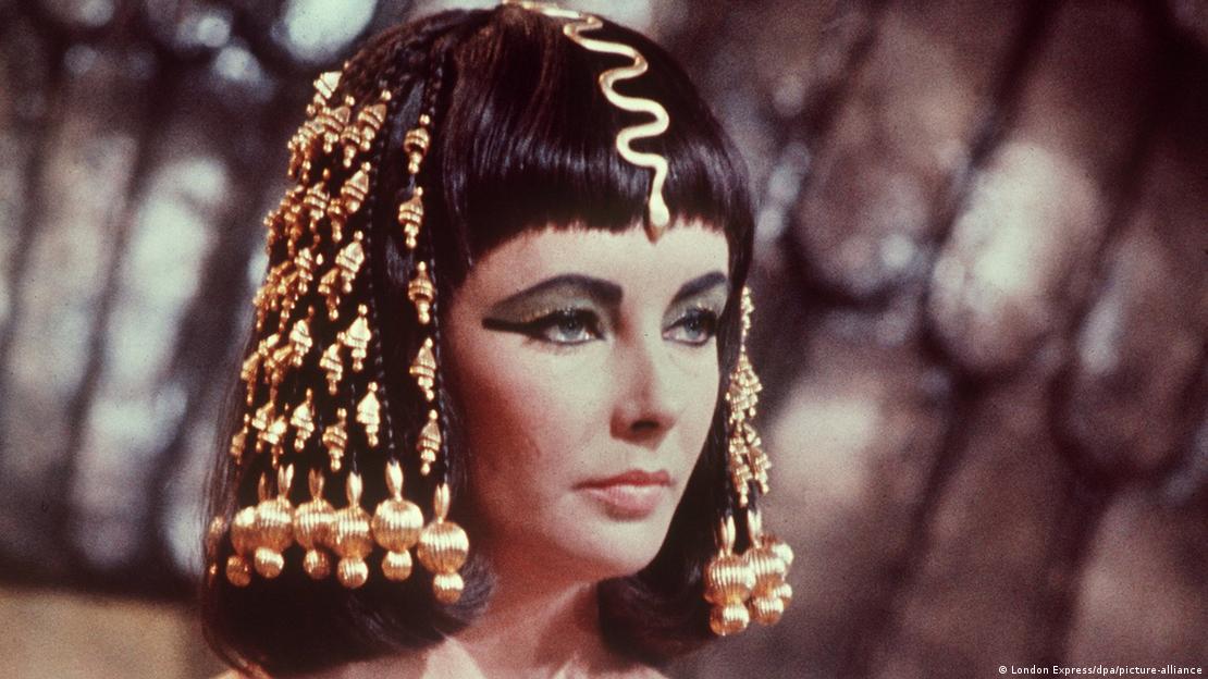 The 1963 film "Cleopatra" shaped contemporary ideas about the pharaoh's appearance (image: London Express/dpa/picture-alliance) 