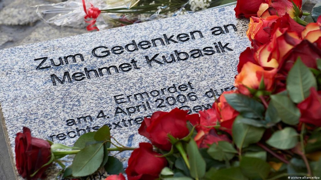 Gedenkstein für den vom NSU ermordeten Mehmet Kubasik in Dortmund; Foto: picture-alliance/dpa 