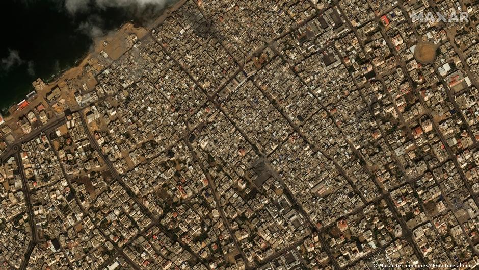 Gaza – one of the most densely populated areas in the world and no way out (image: Maxar Technologies/AP/picture alliance)