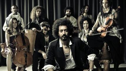 Ravid Kahalani mit seiner Band Yemen Blues; Foto: &copy; Zohar Ron/Yemen Blues