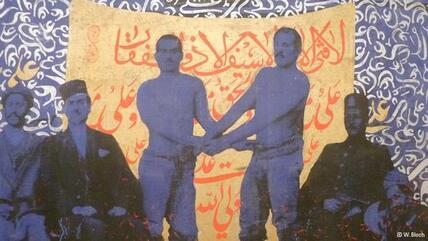 Ali, gib Kraft! - Werk von Khosrow Hassanzadeh am Stand des Berliner Galeristen Arndt missfiel dem Zensor und musste abgehängt werden; Foto: Werner Bloch 