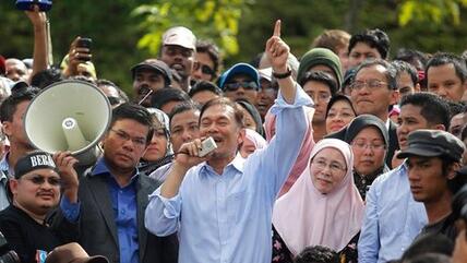 Anwar Ibrahim speaking at a rally in Kuala Lumpur right after his acquittal (photo: Reuters)