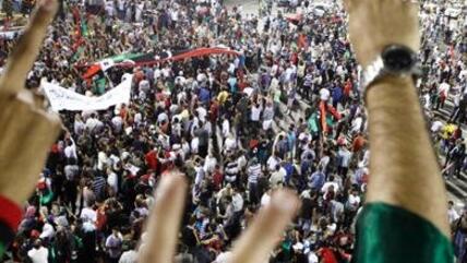 Jubelfeiern nach dem Sturz Gaddafis auf dem Grünen Platz in Tripolis; Foto: dapd