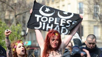Femen-Aktion 'Topless-Jihad-Day'; Foto: picture-alliance/abaca