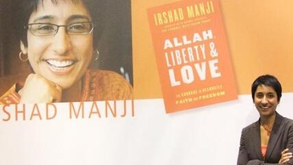 Irshad Manji und ihr neues Buch Allah. Liberty & Love; Foto: Christoph Dreyer