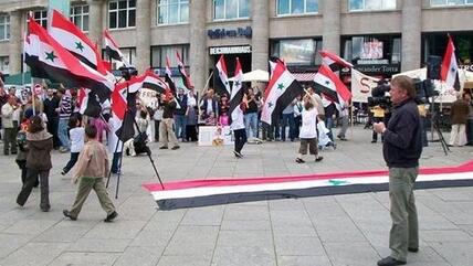 Syrische Demonstranten in Köln, Foto: Deutsche Welle