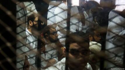 من غير المعروف عدد النشطاء الموجودين في السجون المصرية (صورة رمزية).