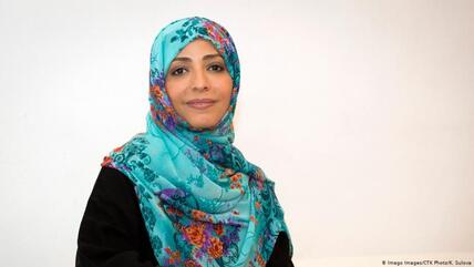 لناشطة الحقوقية توكل كرمان ممن شاركوا عام 2011 في الثورة الشبابية اليمنية، أملاً في نيل الحرية وبناء دولة ديمقراطية. حازت في العام ذاته -كأول امرأة عربية- على جائزة نوبل للسلام.