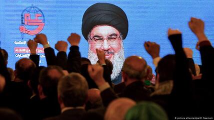 International und auch in ihrem Stammland Libanon wächst die Macht der Hisbollah, die sich selbst „Partei Gottes“ nennt. 