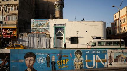 Wandmalereien der Demonstrierenden nahe dem Bagdader Tahrir-Platz; Foto: Andrea Backhaus