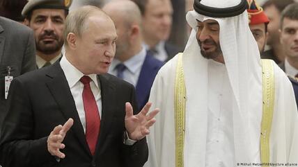 Abu Dhabis Kronprinz Mohammed Bin Zayyed und Russlands Präsident Wladimir Putin; Foto: Mikhail Metzel/TASS/picture alliance