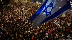 Allein in Tel Aviv gingen am Abend nach Angaben der Organisatoren 100.000 Menschen auf die Straße.