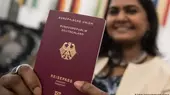 Ausländer sollen künftig leichter einen deutschen Pass bekommen können.