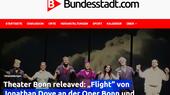 في الصورة أوبرا "رحلة جوية" على مسرح مدينة بون الألمانية: صورة من: Screenshot Theater Bonn - bundesstadt com
