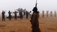 Eine dschihadistische Miliz auf irakischen Boden an der syrischen Grenze.