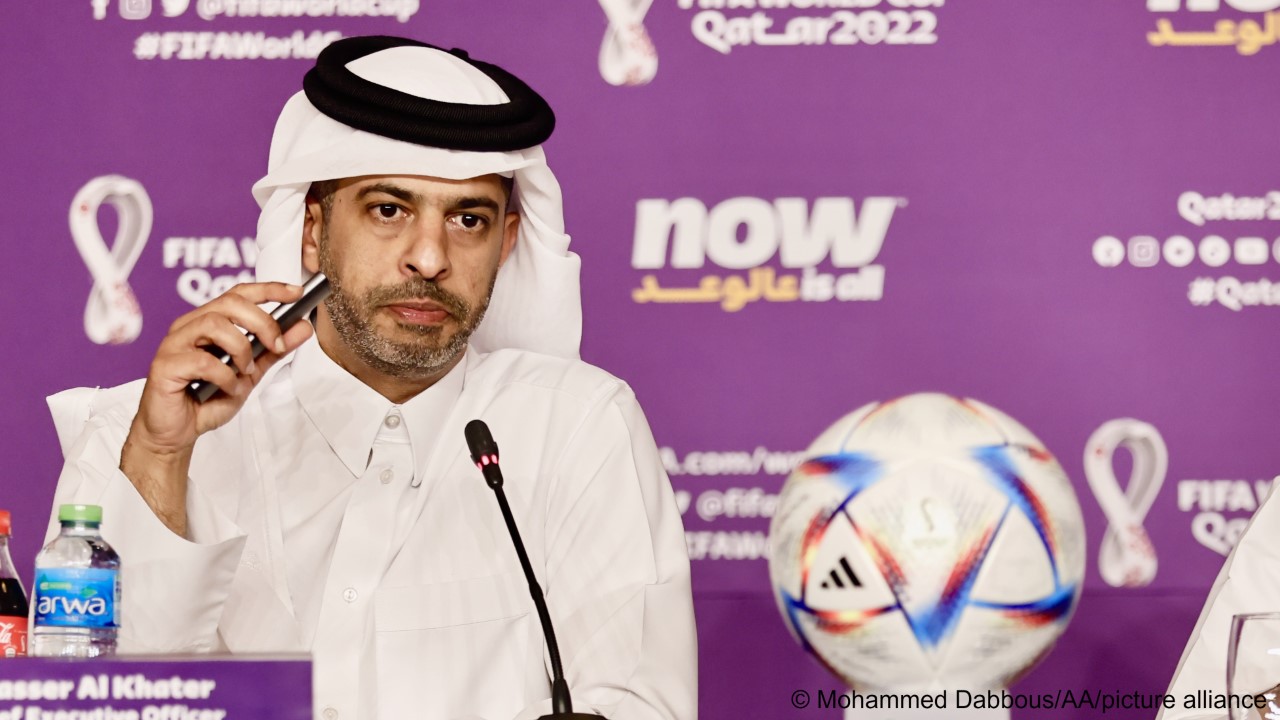 Chief executive of the Qatari tournament’s organising committee, Nasser Al Khater (photo: AA/picture-alliance)   ناصر الخاطر الرئيس التنفيذي لبطولة كأس العالم 2022 