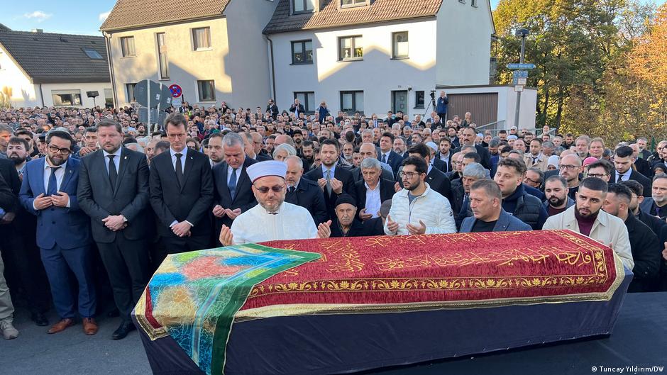 Funeral ceremony for Mevlude Genc in Solingen on 1 November 2022 (image: Tuncay Yildirim/DW)